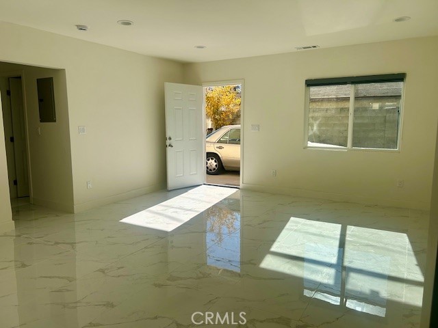 Detail Gallery Image 9 of 27 For 5945 Riverton Ave, North Hollywood,  CA 91601 - 2 Beds | 2 Baths