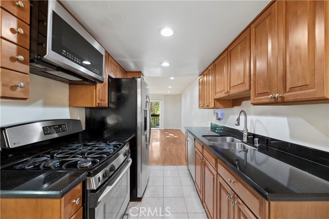 Detail Gallery Image 16 of 46 For 147 W Acacia Avenue Unit#104, Glendale,  CA 91204 - 2 Beds | 2/1 Baths