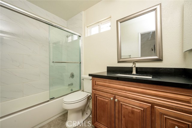 Detail Gallery Image 3 of 7 For 16541 Delton Cir, Huntington Beach,  CA 92647 - 2 Beds | 2 Baths