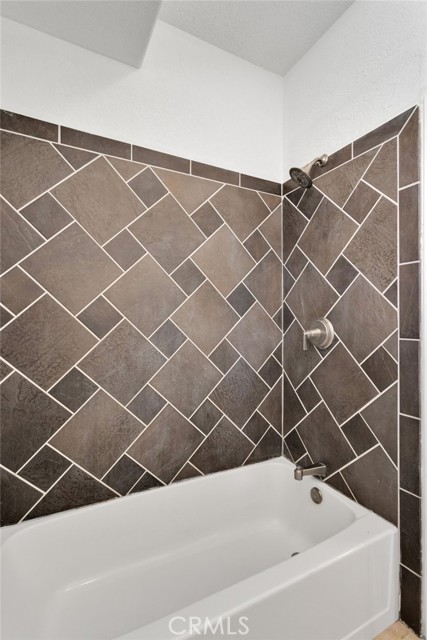 21350 Ramona Avenue, Apple Valley CA: https://media.crmls.org/medias/d24ae576-06a6-4698-8f27-6cbbf861239d.jpg