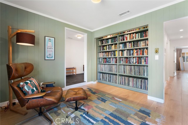 Detail Gallery Image 21 of 42 For 5607 Royer Ave, Woodland Hills,  CA 91367 - 4 Beds | 2 Baths