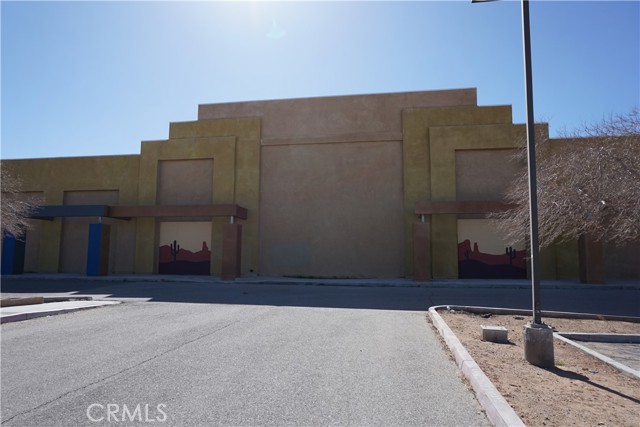 22391 Bear Valley Road, Apple Valley, California 92308, ,Commercial Sale,For Sale,22391 Bear Valley Road,CRHD23195806