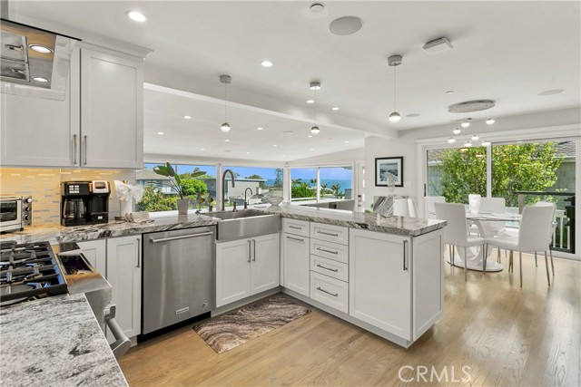 166 Fairview Street, Laguna Beach CA: https://media.crmls.org/medias/d24c4c41-616f-4279-a89f-a04c086b6d2d.jpg