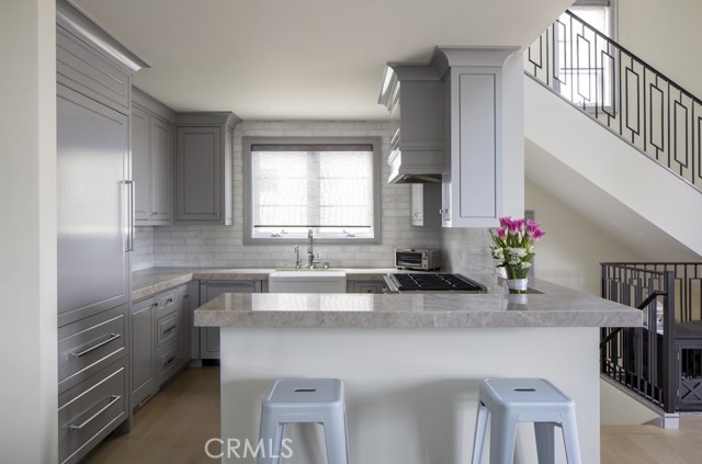 Detail Gallery Image 7 of 14 For 308 1/2 Fernleaf Ave, Corona Del Mar,  CA 92625 - 2 Beds | 2/1 Baths