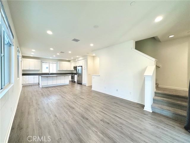 147 Episode, Irvine CA: https://media.crmls.org/medias/d24d9445-a077-4b31-949a-878efdf80c38.jpg