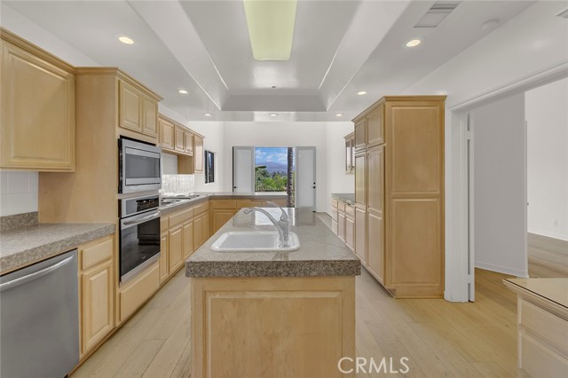 6041 Calle Mirador, Yorba Linda CA: https://media.crmls.org/medias/d24e01b0-3464-4bdc-8f40-b194fcb53a72.jpg