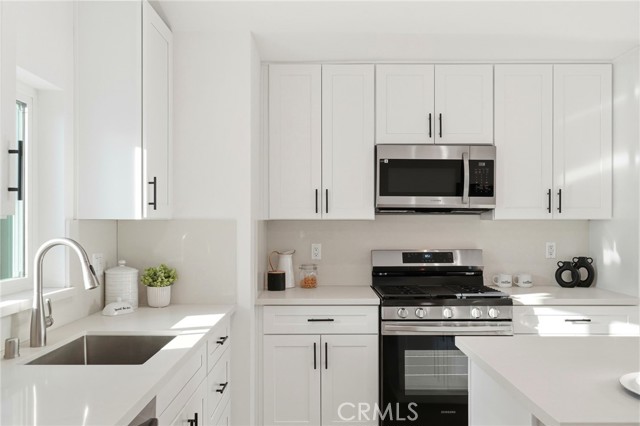 Detail Gallery Image 47 of 74 For 2140 N Rose St, Burbank,  CA 91505 - 5 Beds | 3/1 Baths