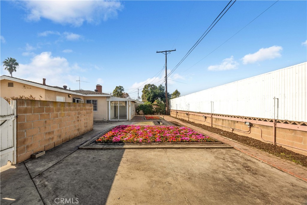 MLS #OC25275779 image #27