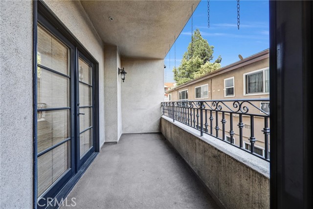 12026 Hoffman Street, Studio City CA: https://media.crmls.org/medias/d24e9dee-c74b-409f-9bab-b88607f5ccdb.jpg