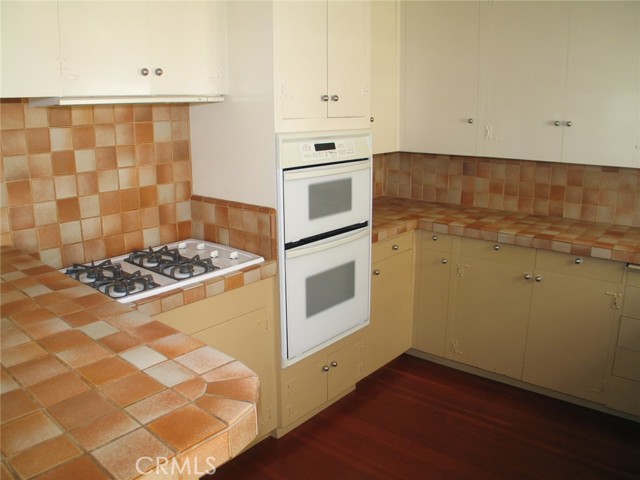 Detail Gallery Image 7 of 16 For 1610 Park Ave, Newport Beach,  CA 92662 - 3 Beds | 2 Baths