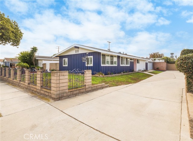 Detail Gallery Image 1 of 1 For 21624 Madrona Ave, Torrance,  CA 90503 - 4 Beds | 2 Baths