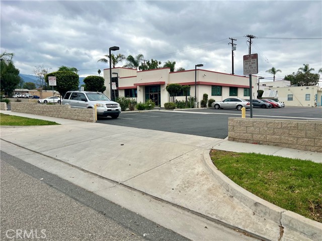 175 E 9th Street, Corona, California 92879, ,Commercial Lease,For Rent,175 E 9th Street,CRSR24049207