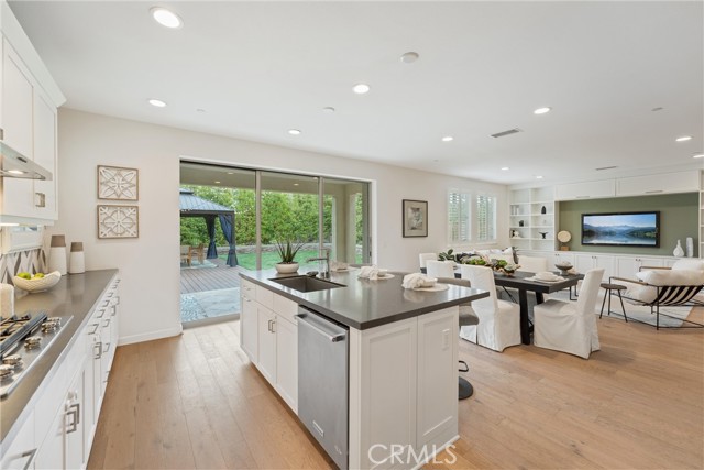 287 Barnes Road, Tustin CA: https://media.crmls.org/medias/d251fdb7-9c87-4c7e-b86d-32fd946420b0.jpg