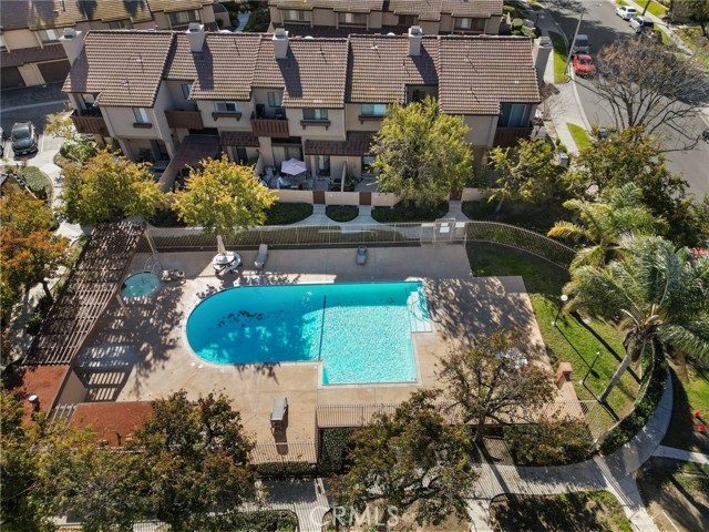 2440 Chandler Avenue, 2 photo 3