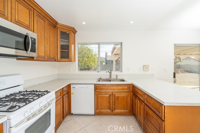 Detail Gallery Image 6 of 22 For 5705 N Crescent, San Bernardino,  CA 92407 - 3 Beds | 2 Baths