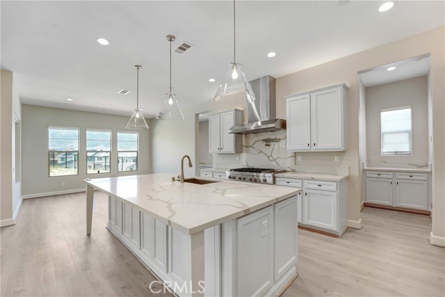 Detail Gallery Image 7 of 40 For 21201 Wildflower Way, Chatsworth,  CA 91311 - 5 Beds | 5 Baths