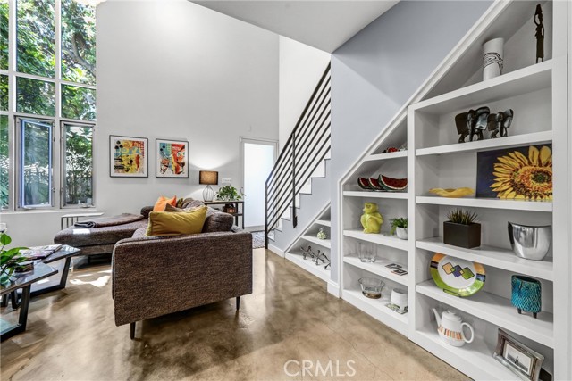 Detail Gallery Image 10 of 31 For 1120 N El Centro #5,  Los Angeles,  CA 90038 - 2 Beds | 2/1 Baths