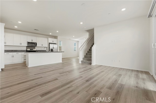 Detail Gallery Image 6 of 21 For 1796 Park Place Ln, Riverside,  CA 92501 - 3 Beds | 2/1 Baths