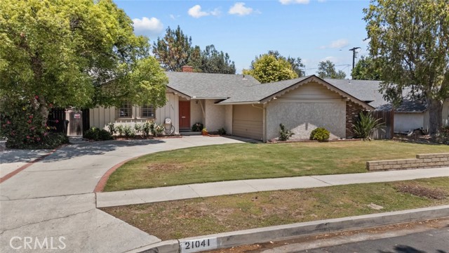21041 Lanark Street, Canoga Park CA: https://media.crmls.org/medias/d2570ff5-dc50-456d-a176-a51c470be0b3.jpg