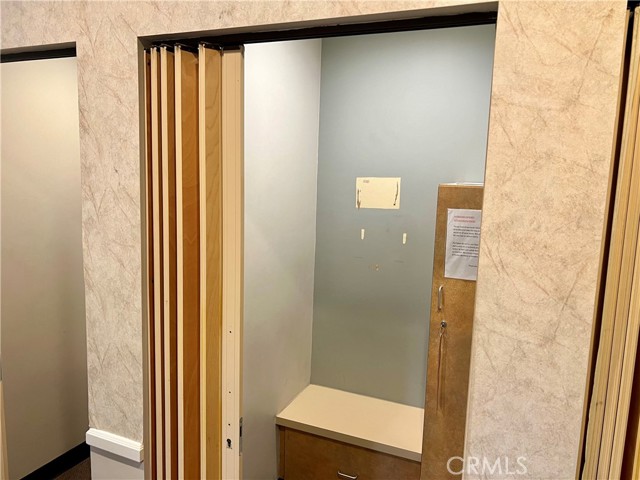 175 E 9th Street, Corona, California 92879, ,Commercial Lease,For Rent,175 E 9th Street,CRSR24049207