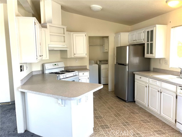 Detail Gallery Image 2 of 22 For 32600 Hwy 74 #127,  Hemet,  CA 92545 - 2 Beds | 2 Baths