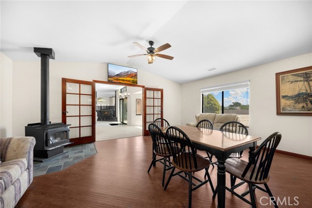 11915 Redwood Avenue, Hesperia CA: https://media.crmls.org/medias/d257e5a0-5b10-408e-85d6-3006753f1b6d.jpg