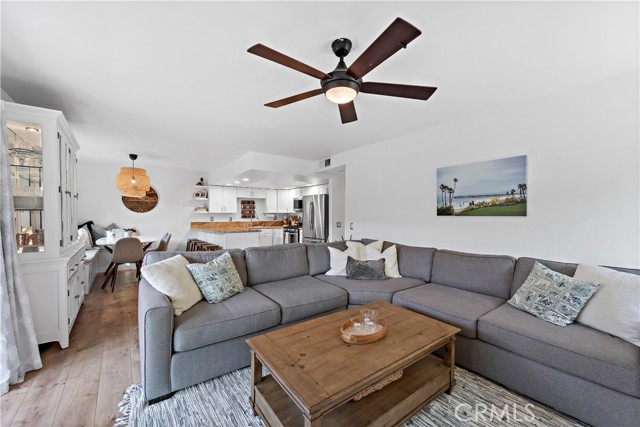 Detail Gallery Image 7 of 35 For 214 via Robina #1,  San Clemente,  CA 92672 - 2 Beds | 2 Baths