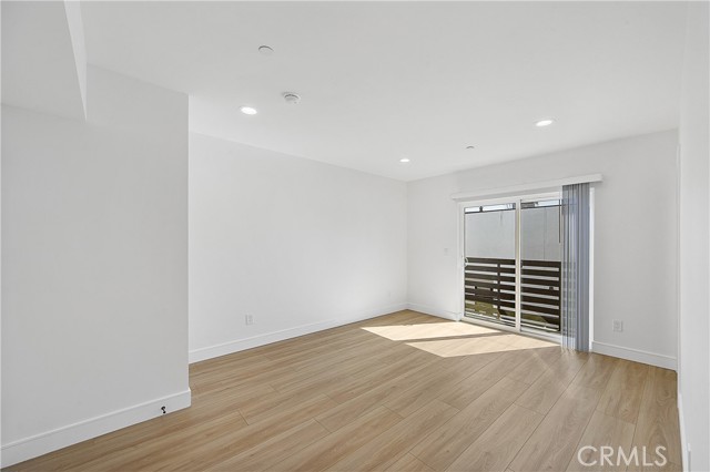 Detail Gallery Image 18 of 33 For 14422 Tiara #1/2,  Van Nuys,  CA 91401 - 5 Beds | 5 Baths