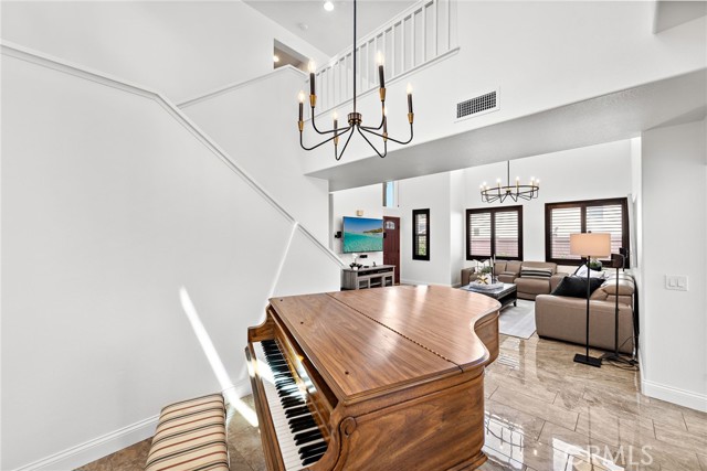 Detail Gallery Image 11 of 27 For 52 via Brida, Rancho Santa Margarita,  CA 92688 - 4 Beds | 2/1 Baths
