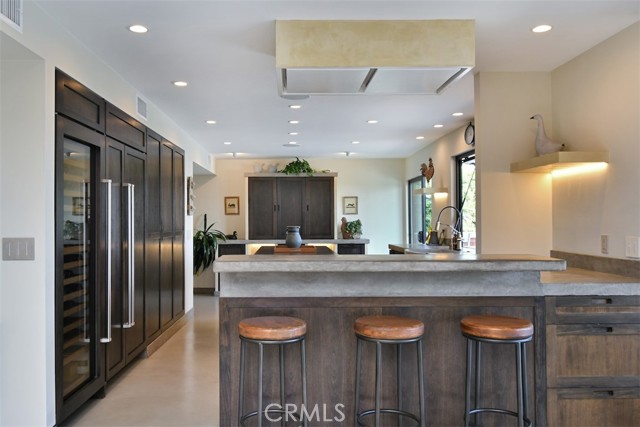 Detail Gallery Image 11 of 41 For 6100 Maury Ave, Woodland Hills,  CA 91367 - 4 Beds | 2/1 Baths