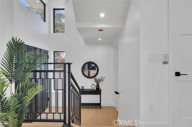 520 Lucia, Redondo Beach, California 90277, 4 Bedrooms Bedrooms, 0 ,4 BathroomsBathrooms,Residential,For Sale,Lucia,0,SB26171975