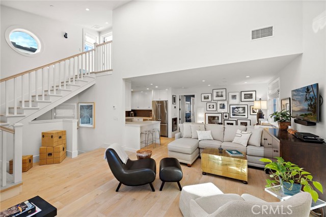 Detail Gallery Image 4 of 68 For 711 1/2 Marigold, Corona Del Mar,  CA 92625 - 2 Beds | 2/1 Baths