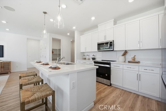 Detail Gallery Image 11 of 38 For 44246 Fleetwood Dr, Lancaster,  CA 93535 - 3 Beds | 2 Baths