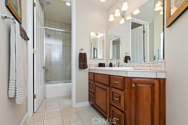 Detail Gallery Image 43 of 70 For 5606 Royal Ridge Ct, Riverside,  CA 92506 - 3 Beds | 3/1 Baths