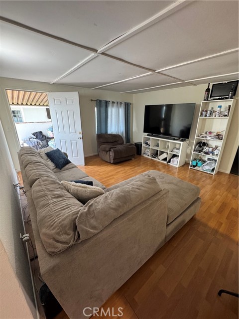 Detail Gallery Image 11 of 14 For 17225 Valley #10,  Fontana,  CA 92335 - 3 Beds | 2 Baths