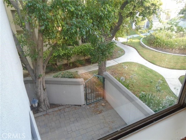 Detail Gallery Image 14 of 15 For 18516 Mayall St #D,  Northridge,  CA 91324 - 3 Beds | 2/1 Baths