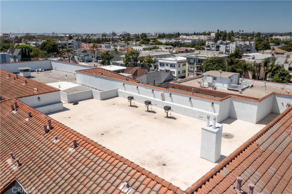 https://media.crmls.org/medias/d25b8e89-475b-468d-abc9-e64650410c78.jpg?preset=X-Large