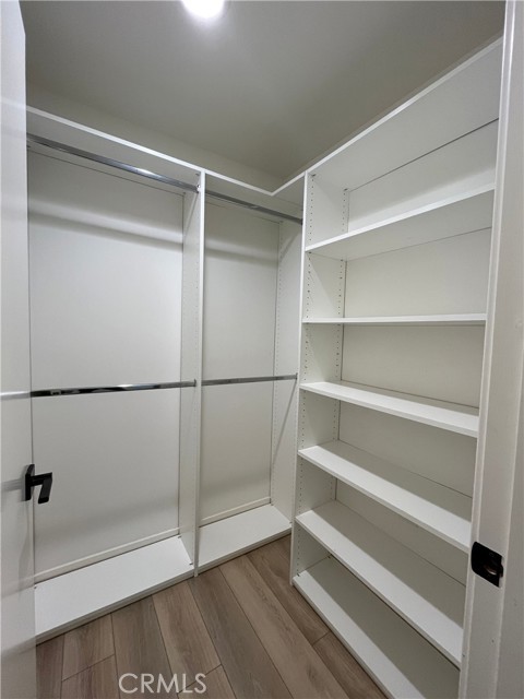 Detail Gallery Image 23 of 33 For 5108 Serrania, Woodland Hills,  CA 91364 - 2 Beds | 3 Baths