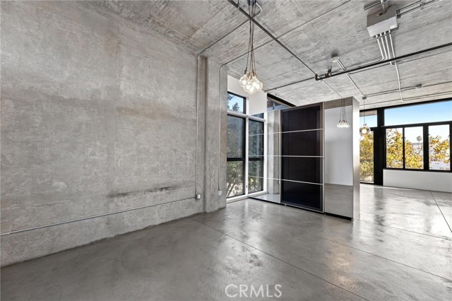 Detail Gallery Image 24 of 41 For 835 Locust Ave #322,  Long Beach,  CA 90813 - 1 Beds | 1 Baths