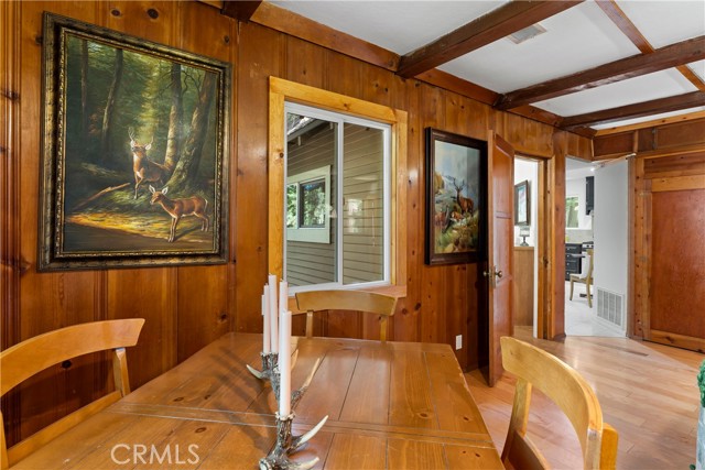 27917 Squirrel Lane, Lake Arrowhead CA: https://media.crmls.org/medias/d25dd72d-11f5-49ae-a1c2-911576699c9e.jpg
