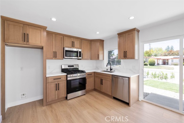 Detail Gallery Image 30 of 38 For 22306 Marlin Pl, Canoga Park,  CA 91303 - 4 Beds | 3 Baths