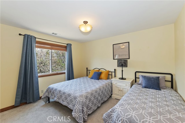 Detail Gallery Image 36 of 54 For 27513 St Bernard Ln, Lake Arrowhead,  CA 92352 - 5 Beds | 3 Baths