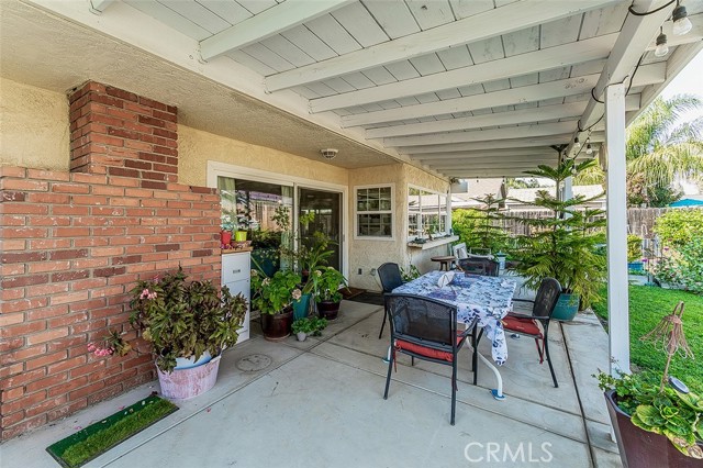 2468 Laverne, Clovis CA: https://media.crmls.org/medias/d25e88af-bd27-4792-ba39-556940b1f25a.jpg