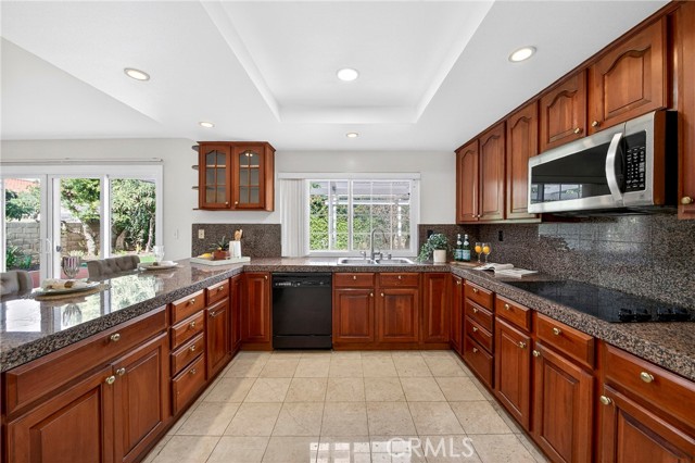 Detail Gallery Image 13 of 69 For 12525 Semora St, Cerritos,  CA 90703 - 4 Beds | 2/1 Baths