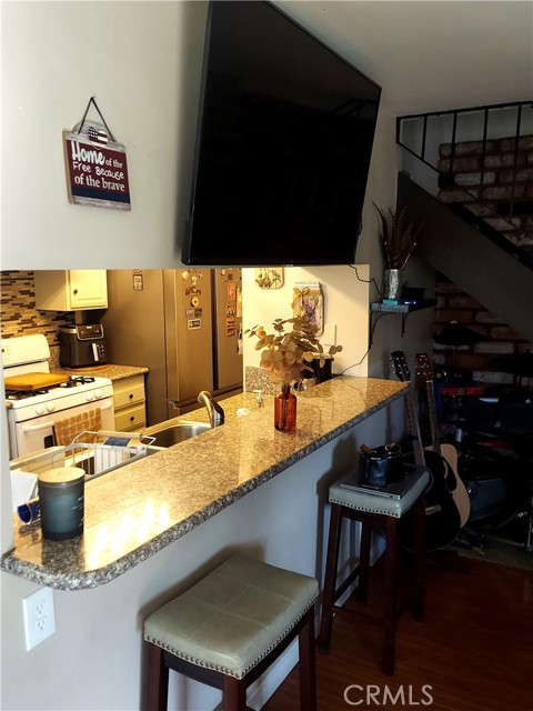 Detail Gallery Image 10 of 32 For 1145 W Sierra Madre, Azusa,  CA 91702 - 2 Beds | 1 Baths