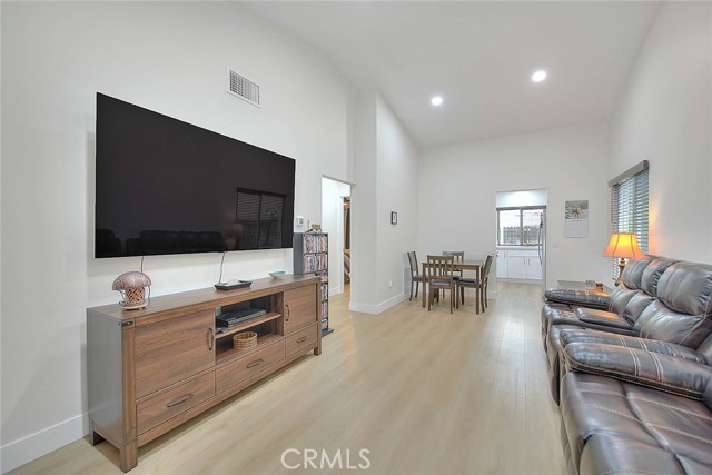 Detail Gallery Image 12 of 39 For 7077 Iris, Rancho Cucamonga,  CA 91739 - 3 Beds | 2 Baths