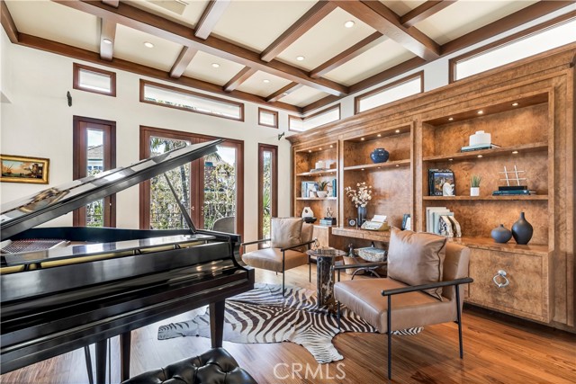 86 Emerald Bay, Laguna Beach CA: https://media.crmls.org/medias/d25f9559-63c0-4091-9170-80b528516fad.jpg