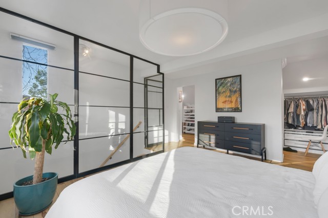 Detail Gallery Image 31 of 52 For 5727 Colbath, Valley Glen,  CA 91401 - 3 Beds | 3 Baths