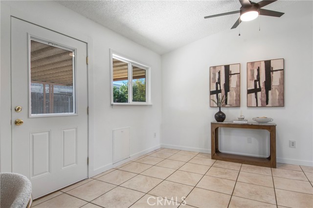 Detail Gallery Image 9 of 22 For 10716 Hollenbeck, Riverside,  CA 92505 - 3 Beds | 2 Baths