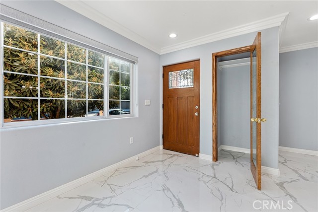 Detail Gallery Image 3 of 25 For 17227 Lassen St, Northridge,  CA 91325 - 2 Beds | 2/1 Baths